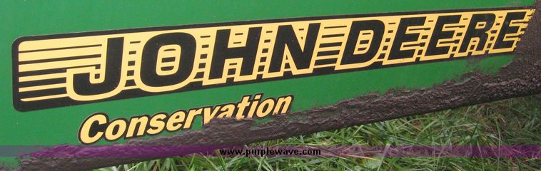 image for item 6401 1997 John Deere 1760 MaxEmerge Plus Conservation Flex Frame planter