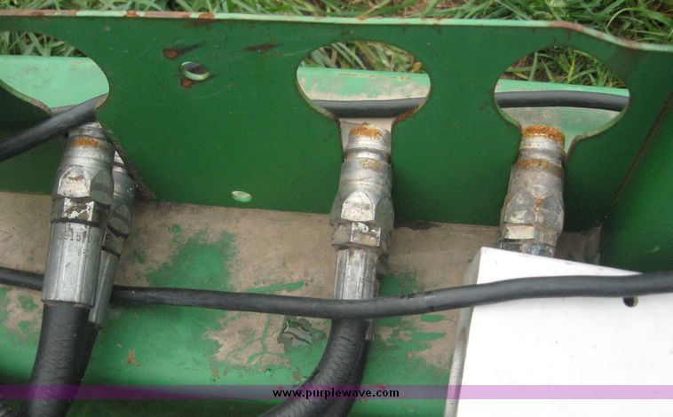 image for item 6401 1997 John Deere 1760 MaxEmerge Plus Conservation Flex Frame planter