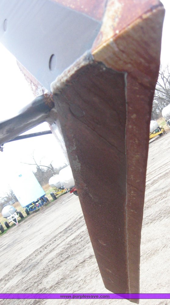 image for item 6404 Sunflower 3240 undercutter V blade with Flo-Trol