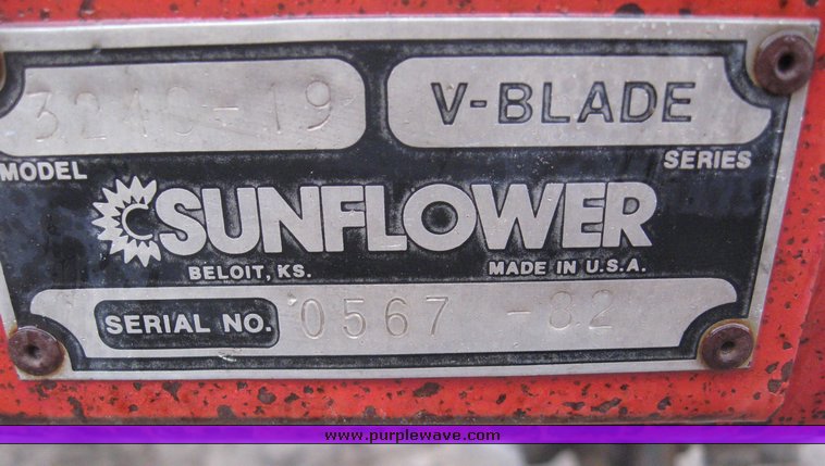 image for item 6404 Sunflower 3240 undercutter V blade with Flo-Trol