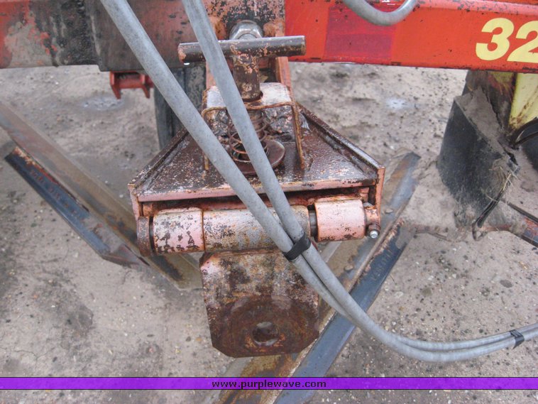 image for item 6405 Sunflower 3240 undercutter V blade with Flo-Trol