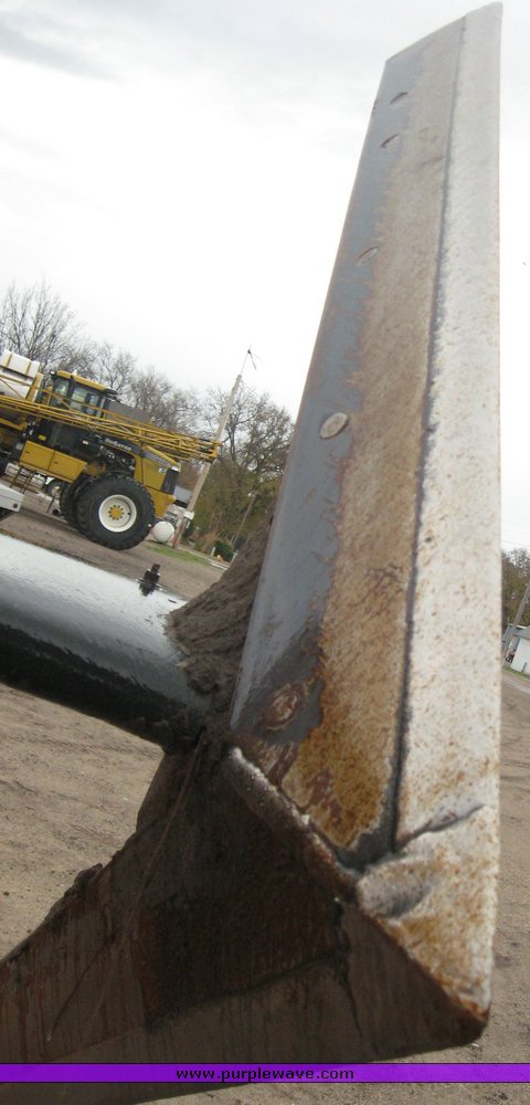 image for item 6405 Sunflower 3240 undercutter V blade with Flo-Trol