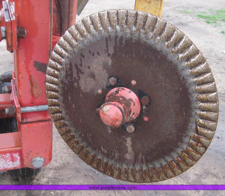 image for item 6405 Sunflower 3240 undercutter V blade with Flo-Trol