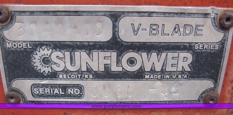 image for item 6405 Sunflower 3240 undercutter V blade with Flo-Trol