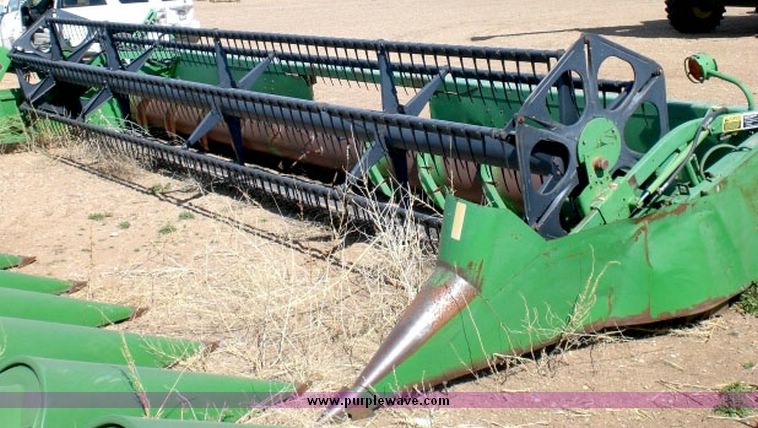 image for item 8001 1992 John Deere 925 flex head