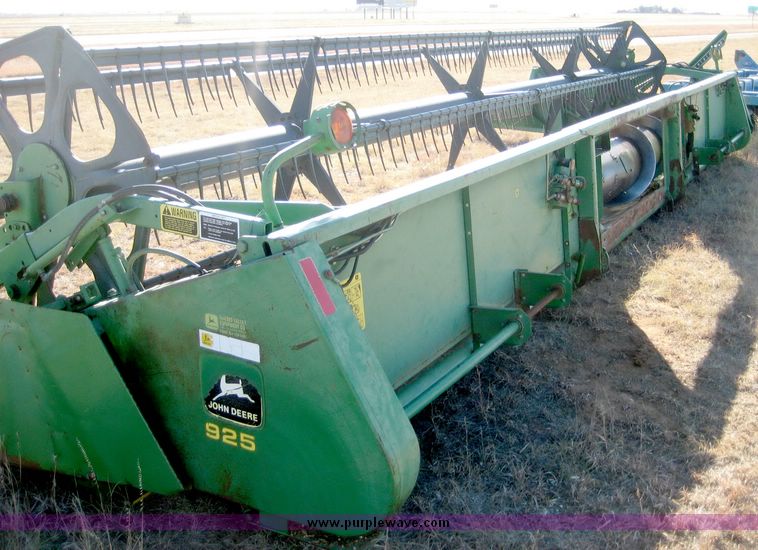image for item 8001 1992 John Deere 925 flex head