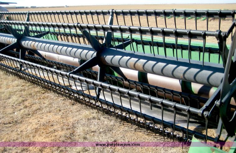 image for item 8001 1992 John Deere 925 flex head