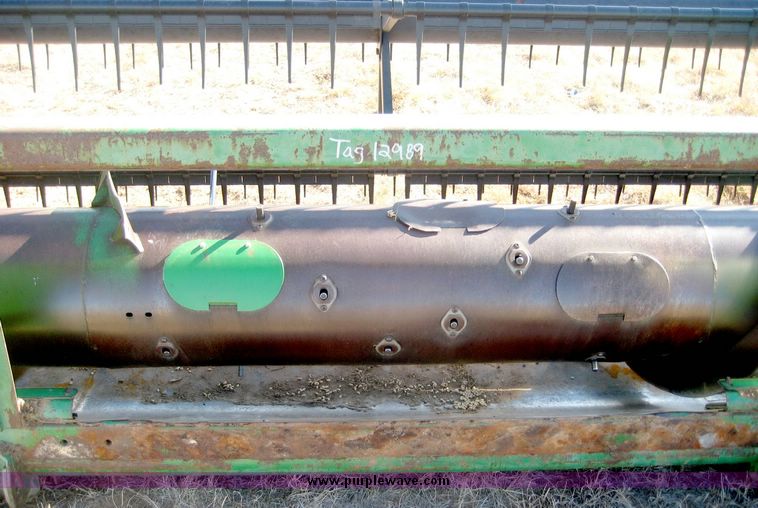 image for item 8001 1992 John Deere 925 flex head
