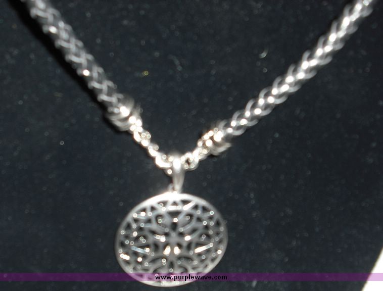 image for item 8858 Premiere designs medallion