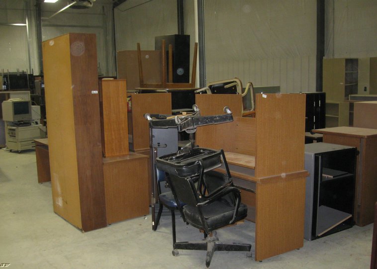 Approximately 50 assorted pieces of office furniture in Iowa City, IA