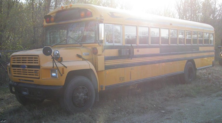 image for item 6521 1993 Ford COWLSB700F 66 passenger school bus