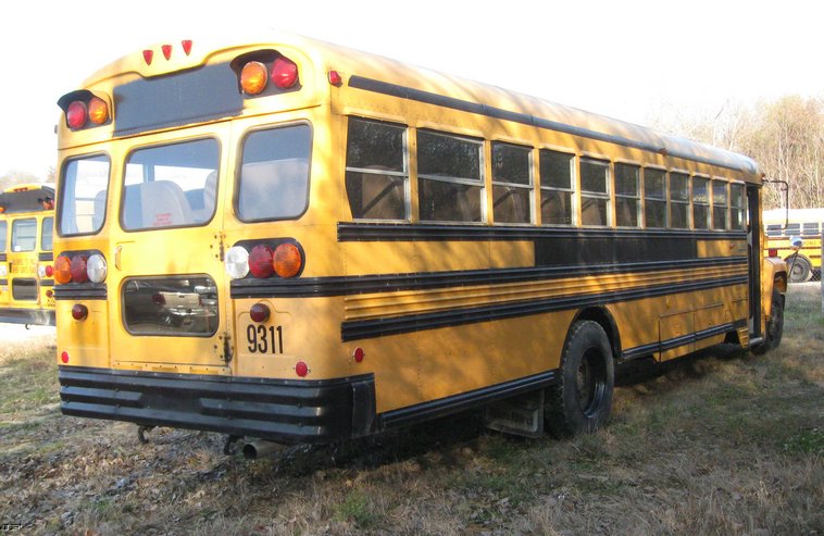 image for item 6521 1993 Ford COWLSB700F 66 passenger school bus