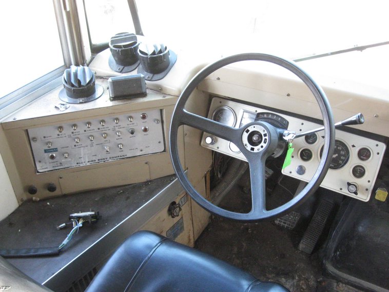 image for item 6521 1993 Ford COWLSB700F 66 passenger school bus