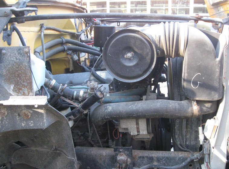 image for item 6521 1993 Ford COWLSB700F 66 passenger school bus