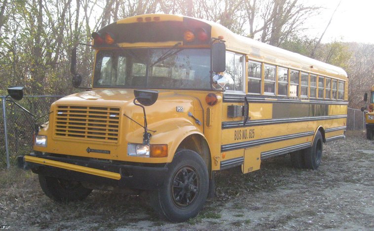 image for item 6522 1998 International 3800 66 passenger school bus
