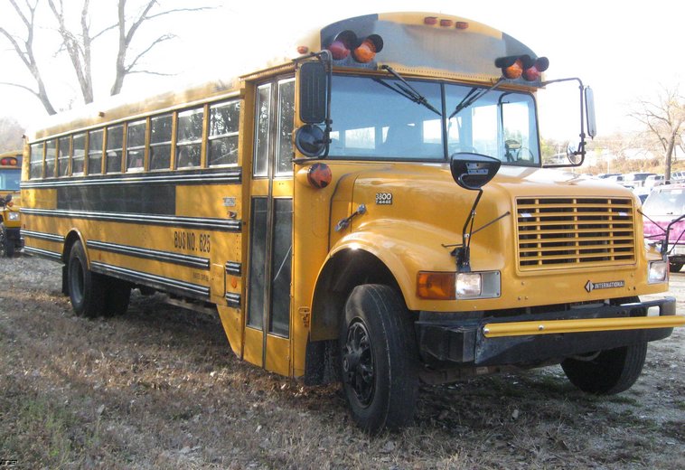 image for item 6522 1998 International 3800 66 passenger school bus