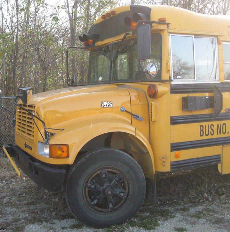 image for item 6522 1998 International 3800 66 passenger school bus