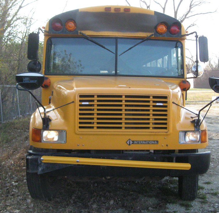 image for item 6522 1998 International 3800 66 passenger school bus