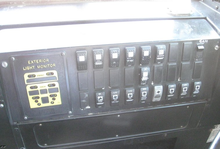 image for item 6522 1998 International 3800 66 passenger school bus