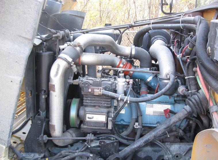 image for item 6522 1998 International 3800 66 passenger school bus