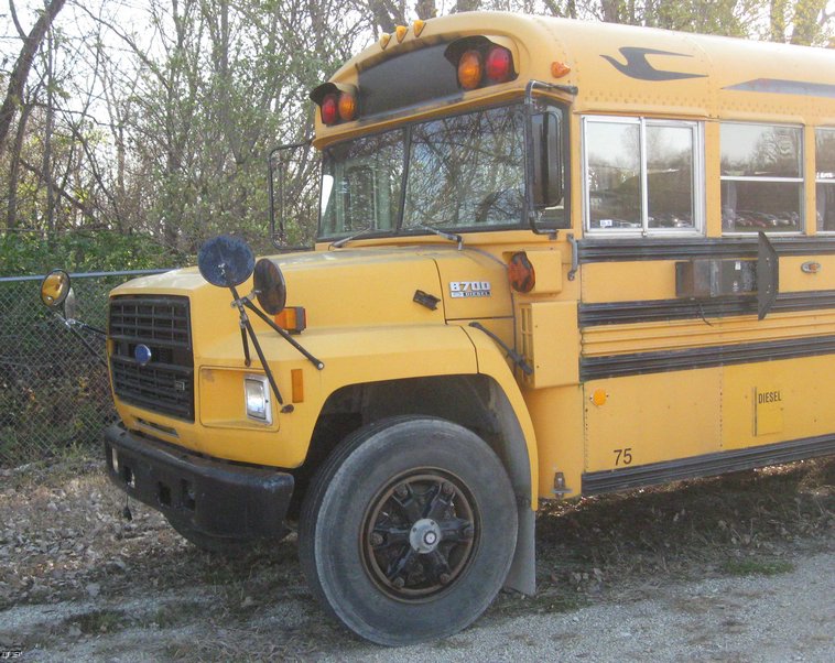 image for item 6523 1993 Ford COWLSB700F 66 passenger school bus