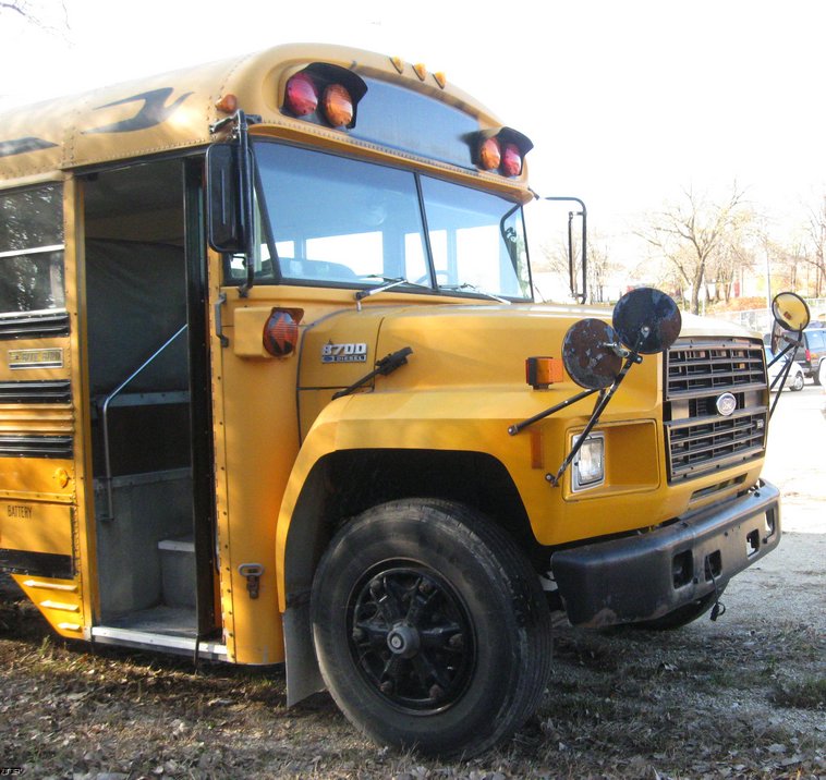image for item 6523 1993 Ford COWLSB700F 66 passenger school bus