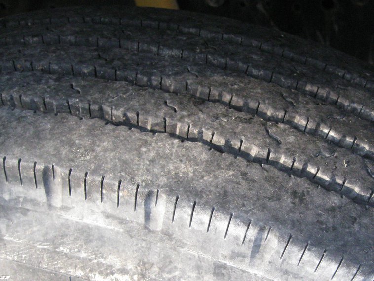 image for item 6523 1993 Ford COWLSB700F 66 passenger school bus