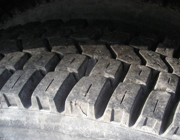 image for item 6523 1993 Ford COWLSB700F 66 passenger school bus