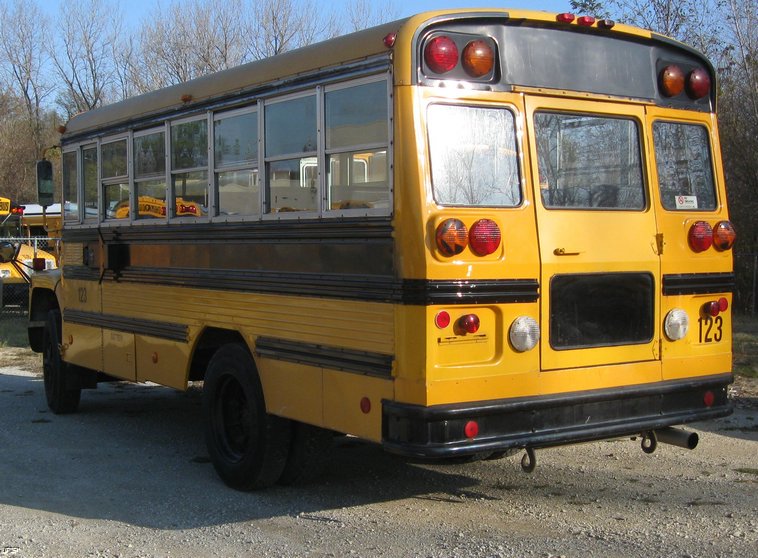 image for item 6524 1988 International 30 passenger school bus
