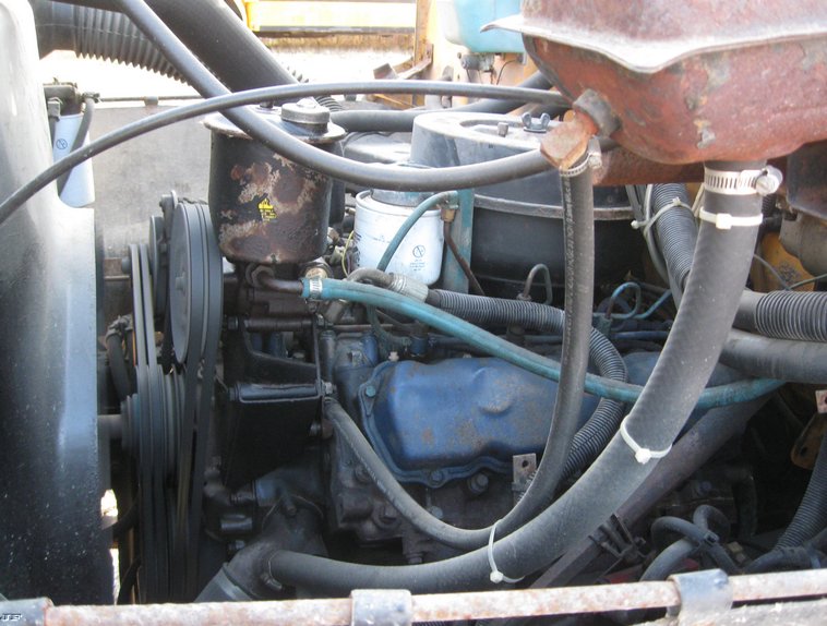 image for item 6524 1988 International 30 passenger school bus