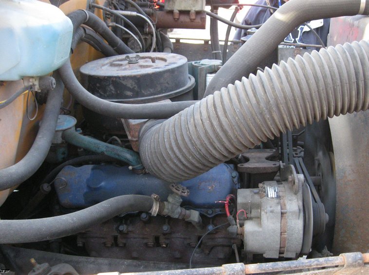 image for item 6524 1988 International 30 passenger school bus