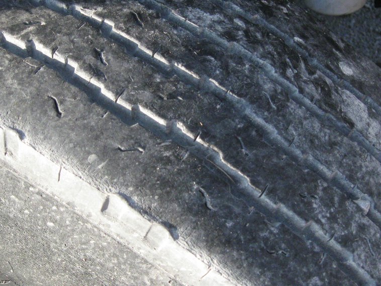 image for item 6524 1988 International 30 passenger school bus