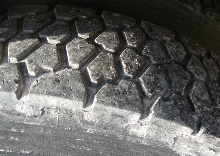 image for item 6524 1988 International 30 passenger school bus