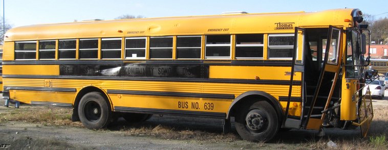 image for item 6525 2000 Thomas 65 passenger school bus