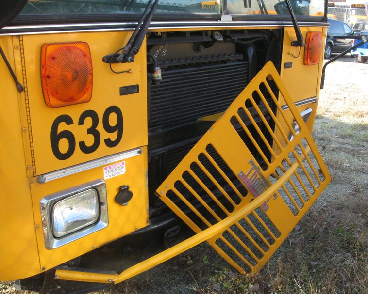 image for item 6525 2000 Thomas 65 passenger school bus