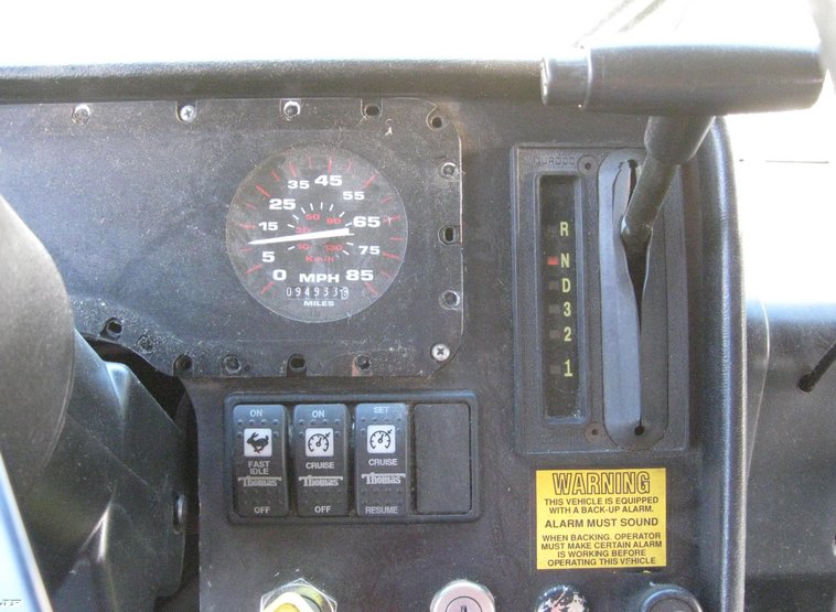 image for item 6525 2000 Thomas 65 passenger school bus