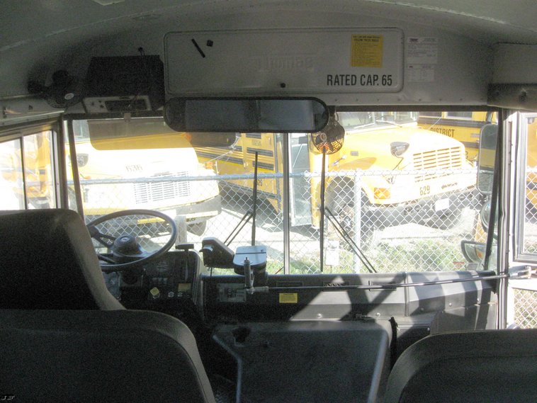 image for item 6525 2000 Thomas 65 passenger school bus