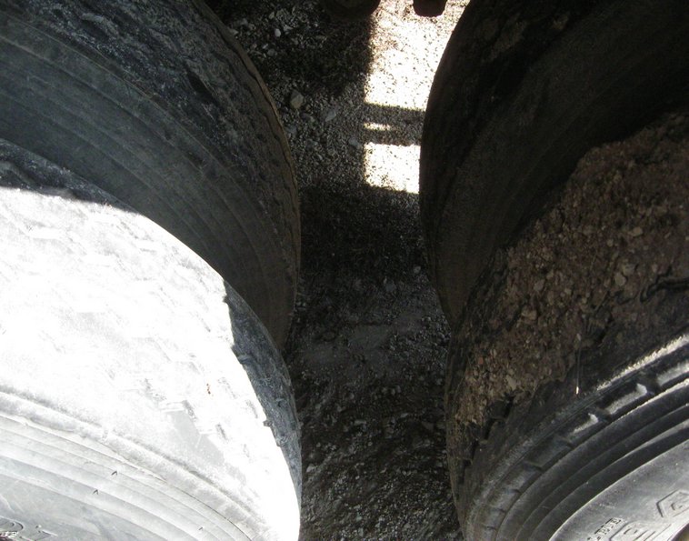 image for item 6529 1976 Great Dane 810TL 43.5' dry van trailer