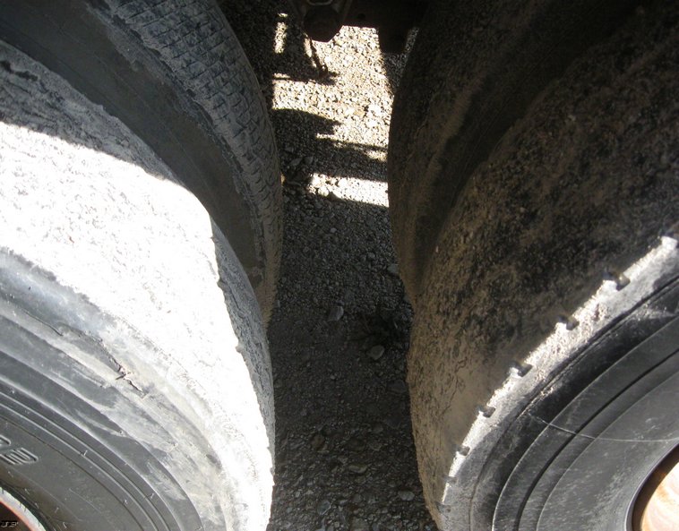 image for item 6530 1971 Great Dane 810T40 43.5' dry van trailer