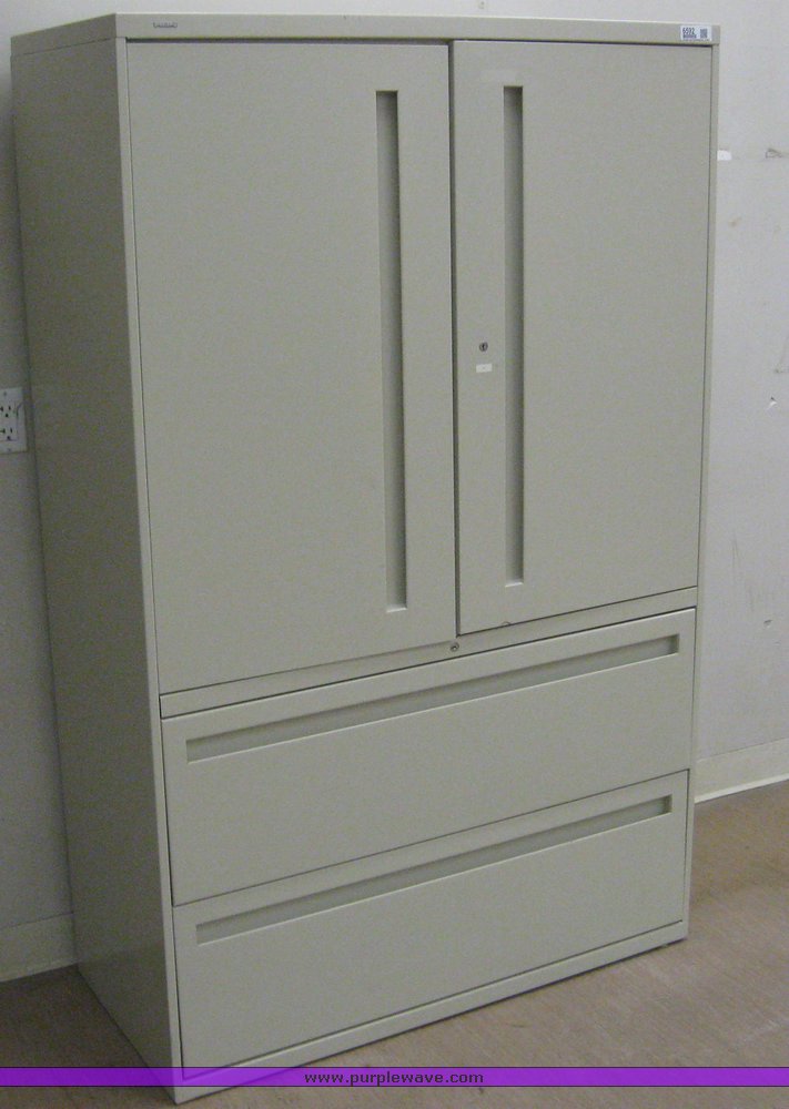 image for item 6592 Metal filing cabinet