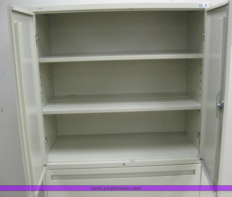 image for item 6592 Metal filing cabinet