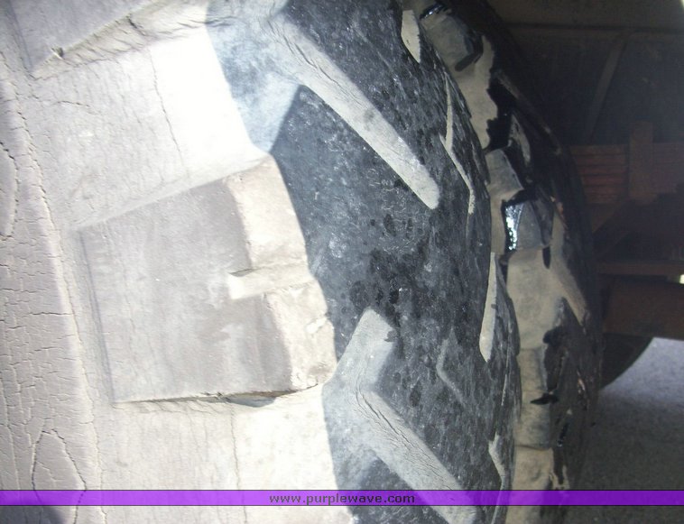 image for item 1000 1973 Ford Blue Bird bus