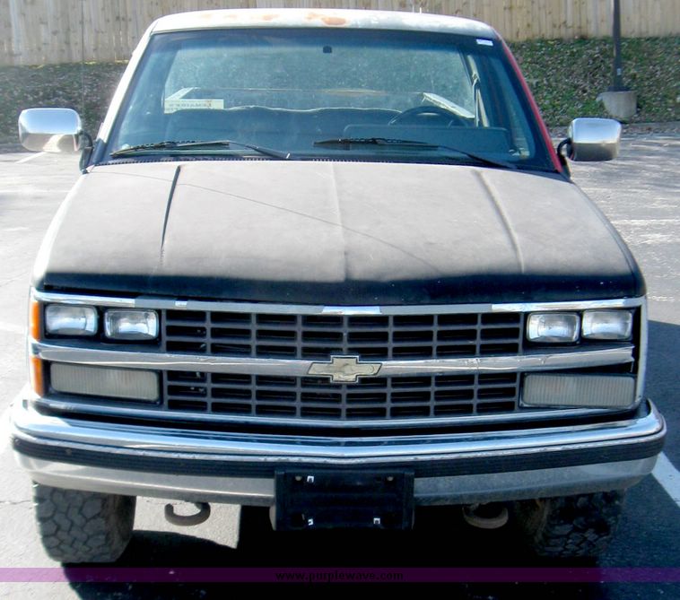 image for item 3967 1988 Chevrolet Silverado K2500 single cab pickup