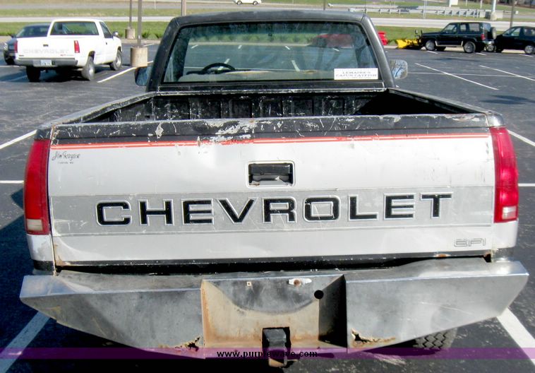 image for item 3967 1988 Chevrolet Silverado K2500 single cab pickup