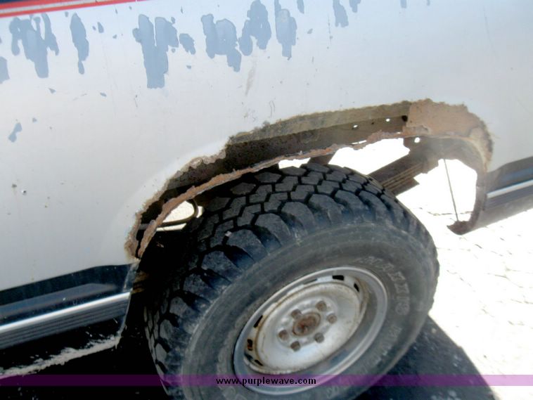 image for item 3967 1988 Chevrolet Silverado K2500 single cab pickup