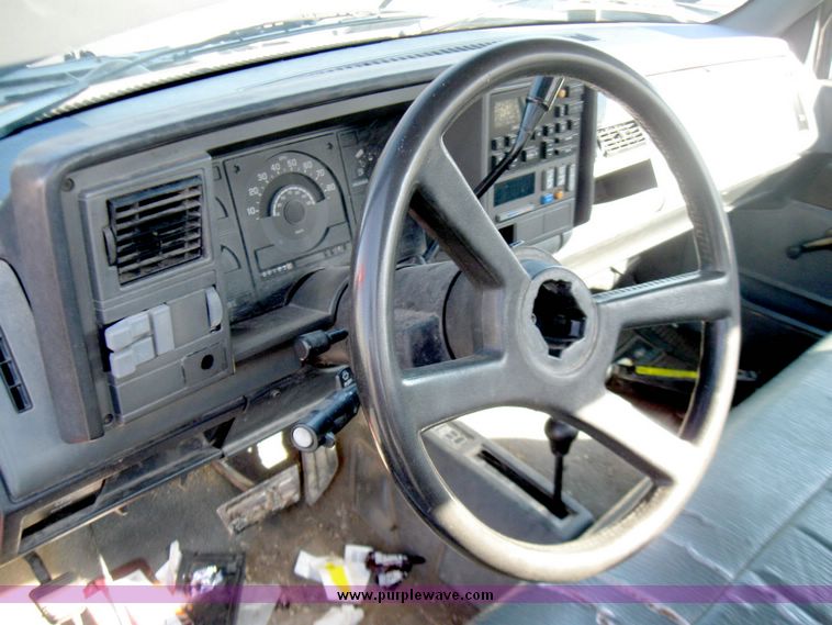 image for item 3967 1988 Chevrolet Silverado K2500 single cab pickup