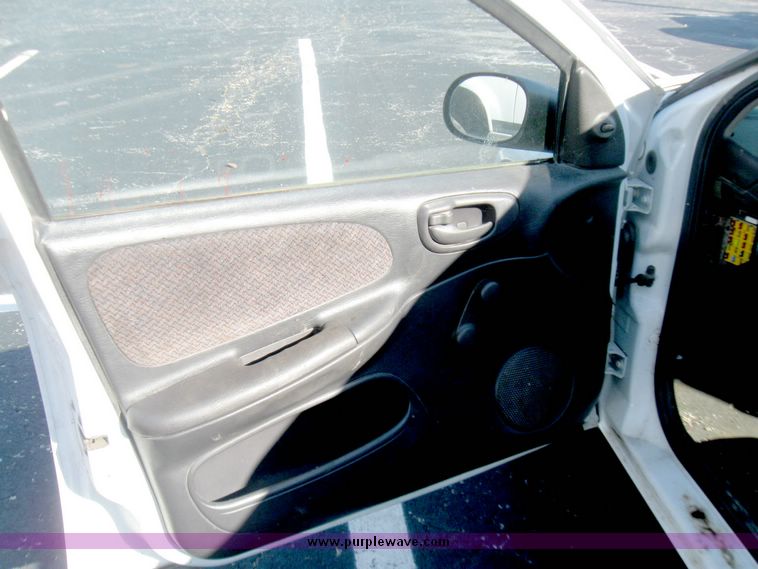 image for item 3968 2000 Plymouth Neon