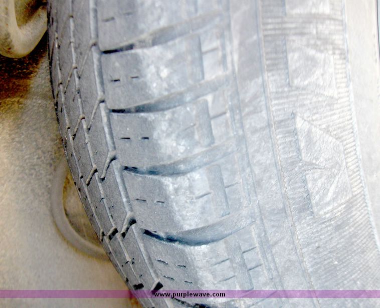 image for item 3968 2000 Plymouth Neon