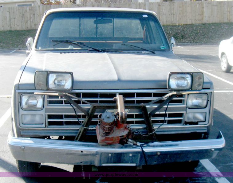 image for item 3969 1987 GMC V2500