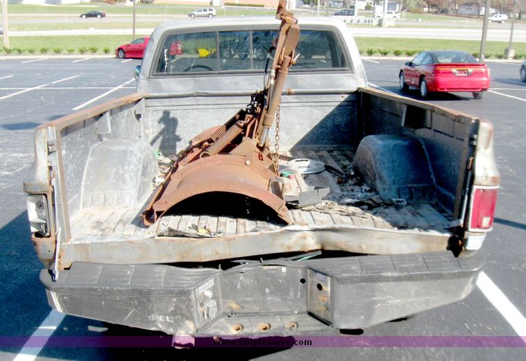 image for item 3969 1987 GMC V2500